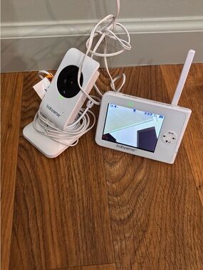 Babysense White Portable Baby Monitor with Camera and 2.4" Display